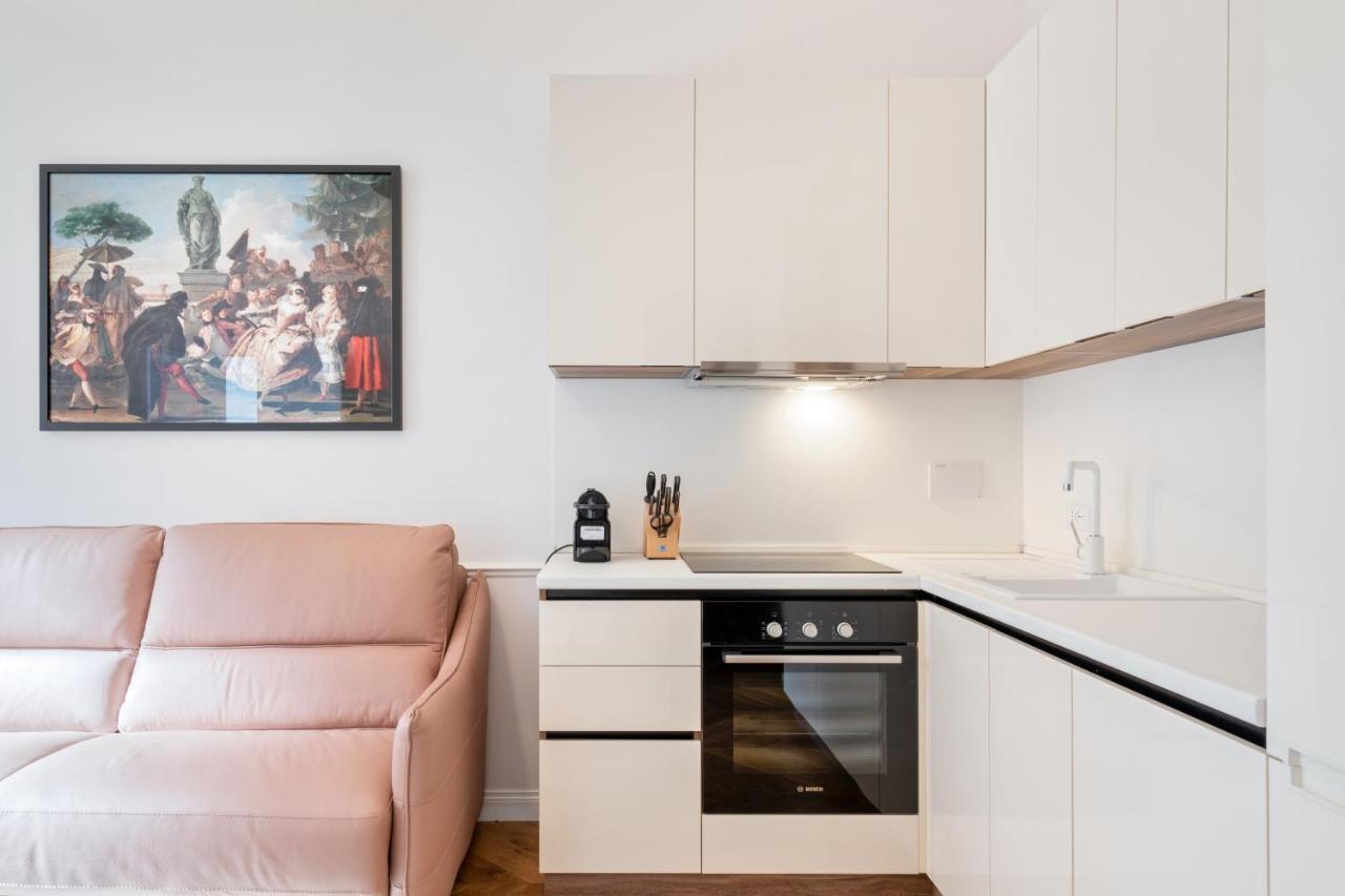 Buzzstays - Stylish Apartments Vatican Rome Downtown ภายนอก รูปภาพ